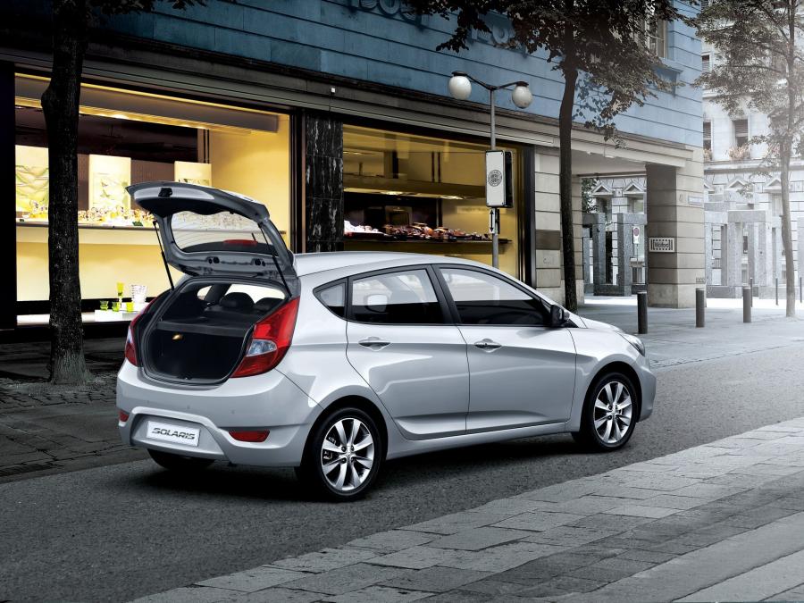  Hyundai Solaris Hatchback 2011 года  (фото 4 из 4)